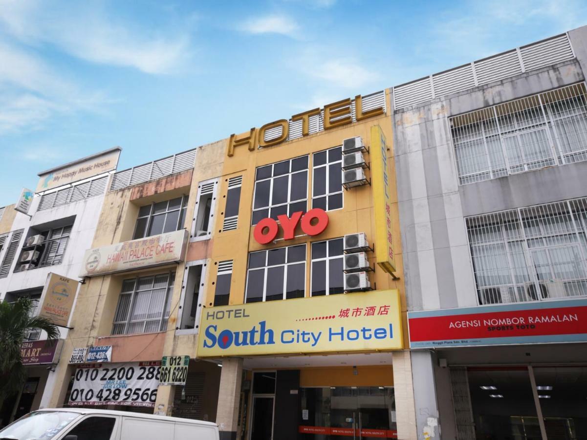 Oyo 725 South City Hotel Bandar Mahkota Cheras Luaran gambar