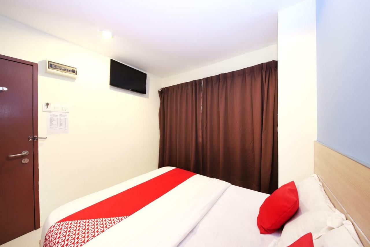 Oyo 725 South City Hotel Bandar Mahkota Cheras Luaran gambar